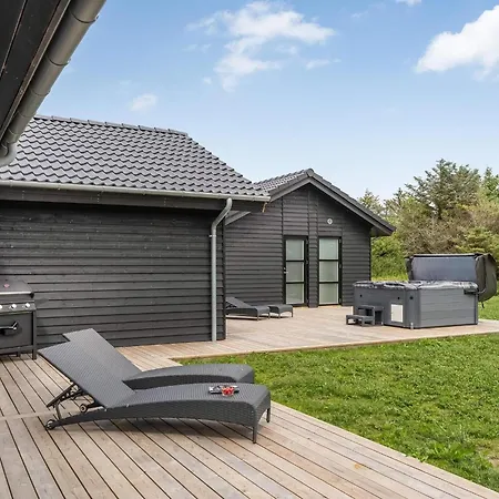 4 Star In * Løkken